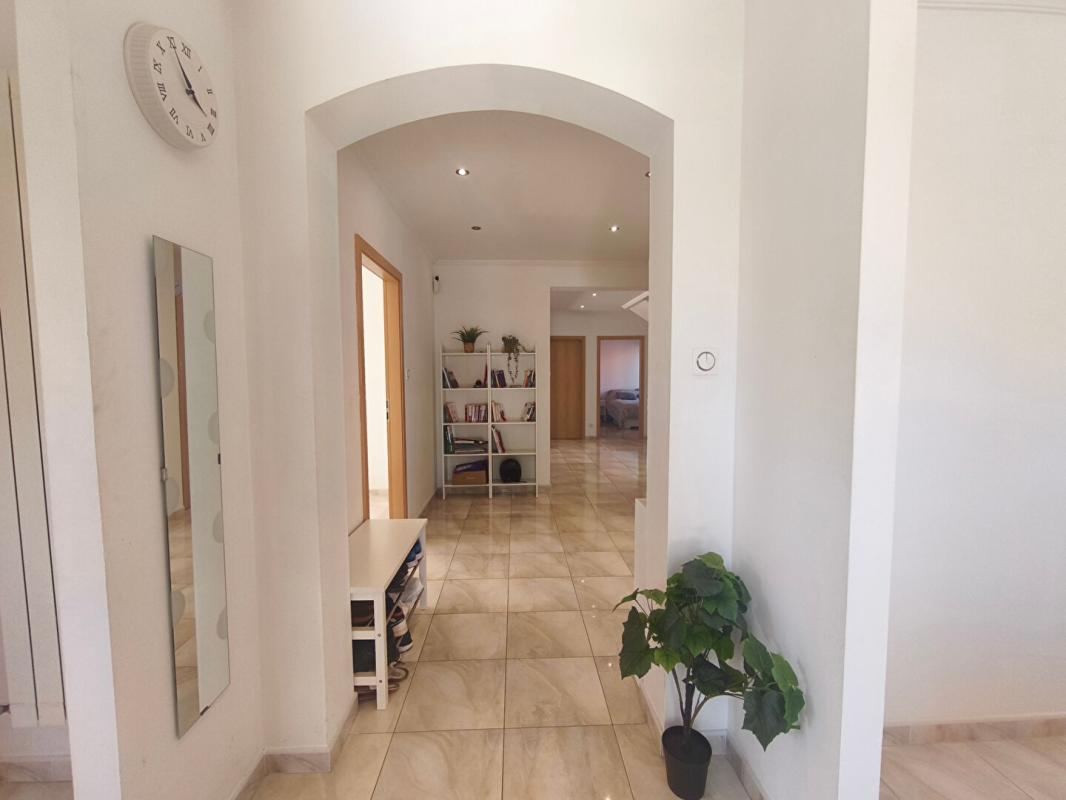 NIMES Villa d'exception dans le secteur Nîmes, 198m², jardin, piscine, spa 5