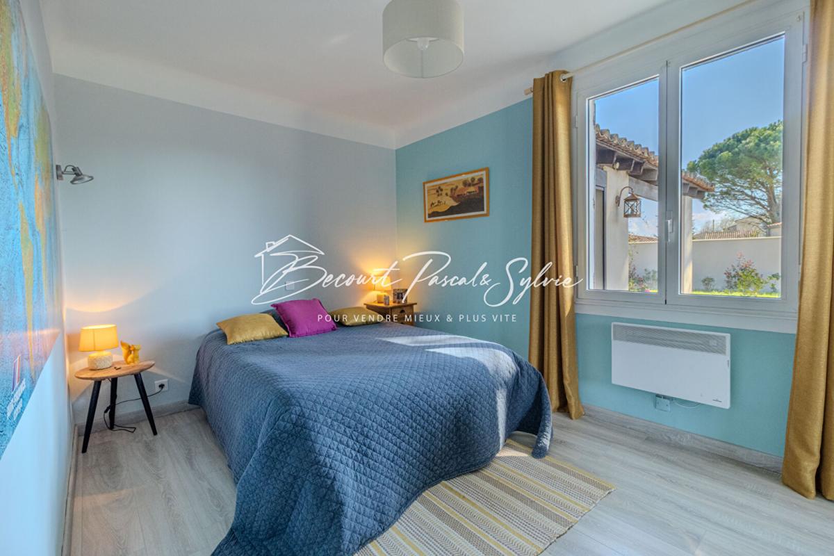 CARPENTRAS A VOIR ! : Villa 160 m2 + T2 indépendant 50m2 env. et piscine 10