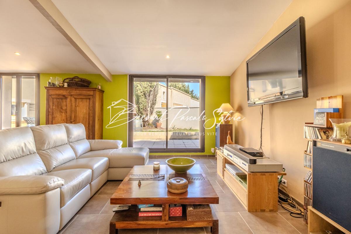 CARPENTRAS A VOIR ! : Villa 160 m2 + T2 indépendant 50m2 env. et piscine 14