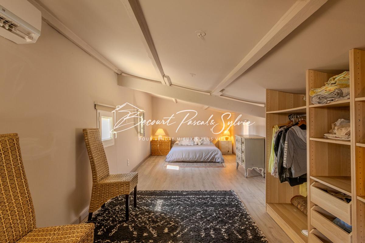 CARPENTRAS A VOIR ! : Villa 160 m2 + T2 indépendant 50m2 env. et piscine 16