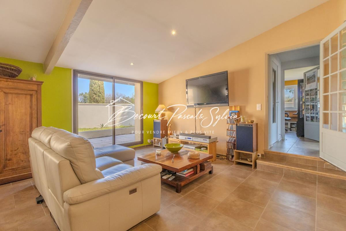 CARPENTRAS A VOIR ! : Villa 160 m2 + T2 indépendant 50m2 env. et piscine 4