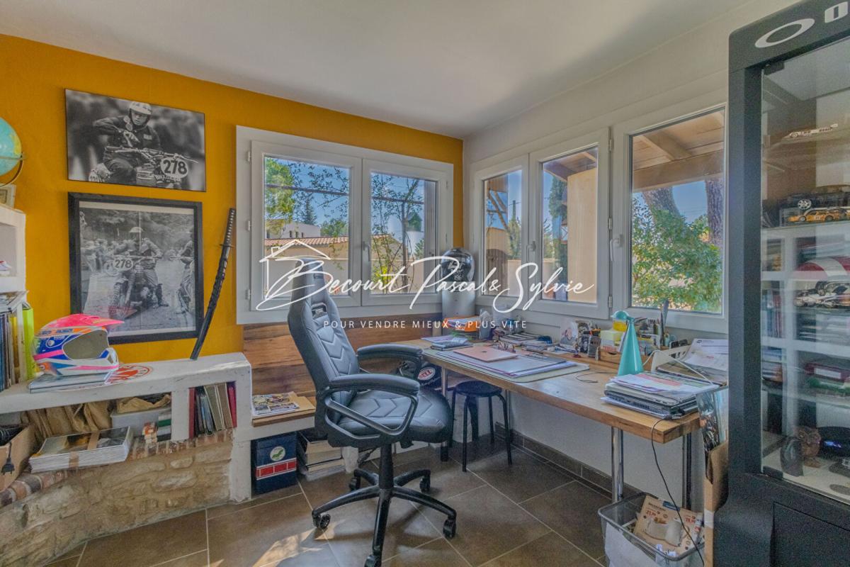 CARPENTRAS A VOIR ! : Villa 160 m2 + T2 indépendant 50m2 env. et piscine 6