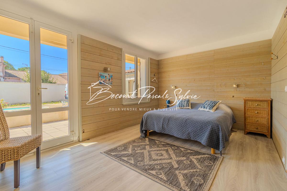 CARPENTRAS A VOIR ! : Villa 160 m2 + T2 indépendant 50m2 env. et piscine 7