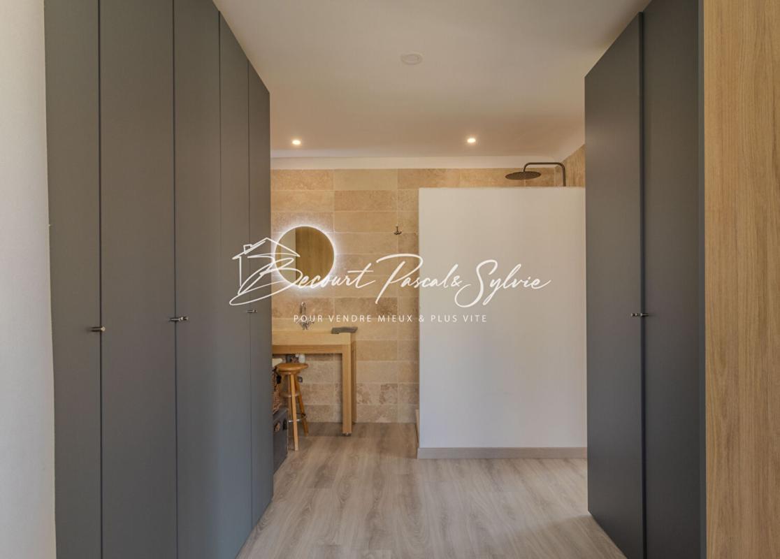 CARPENTRAS A VOIR ! : Villa 160 m2 + T2 indépendant 50m2 env. et piscine 8