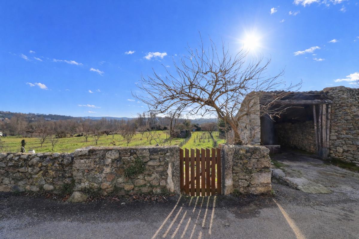 AUBENAS Maison en pierre avec studio + vastes dépendances ? Fort potentiel ? Lanas (07200) 13
