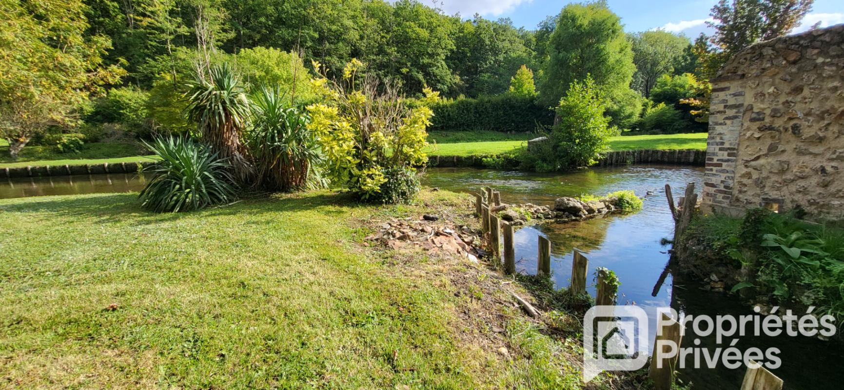 TILLIERES-SUR-AVRE Propriété de caractère en bord de l'Avre 2
