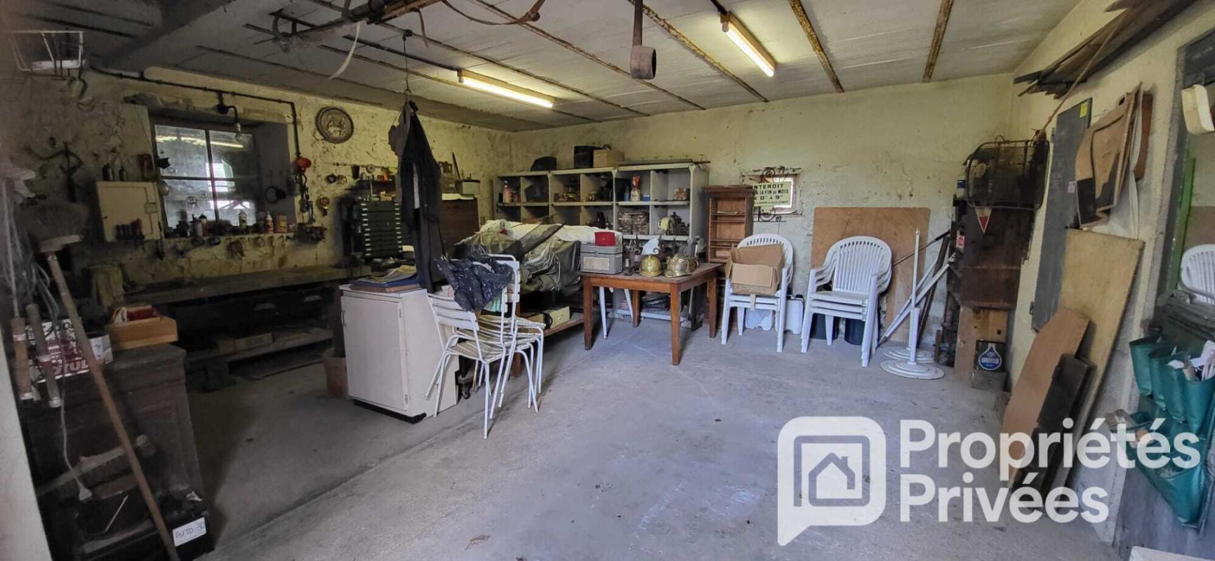 TILLIERES-SUR-AVRE Propriété de caractère en bord de l'Avre 6