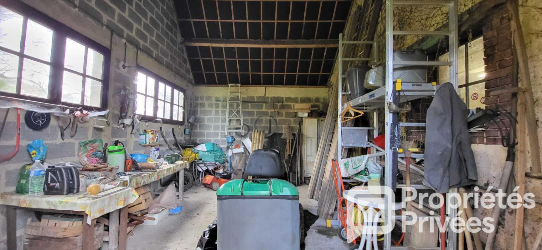 TILLIERES-SUR-AVRE Propriété de caractère en bord de l'Avre 8