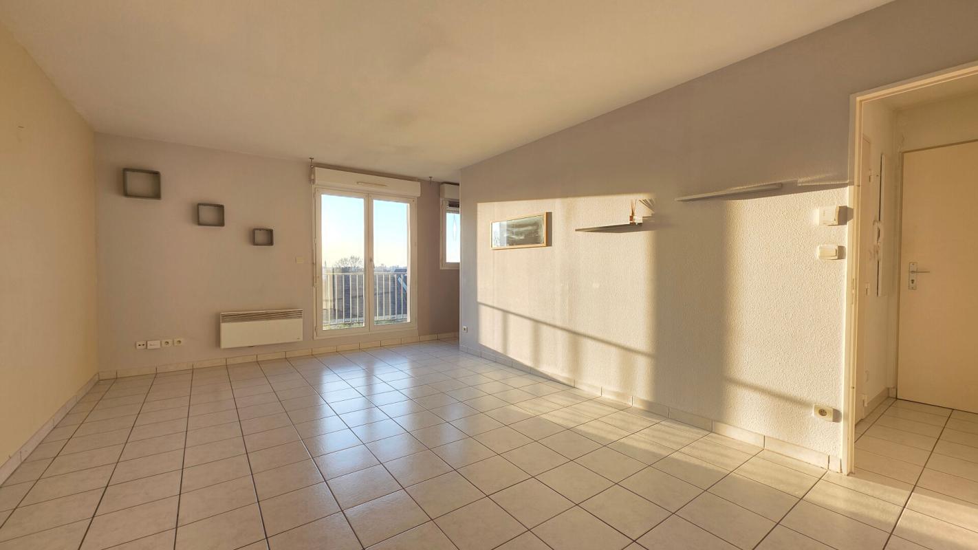 BOURGES BOURGES APPARTEMENT 2 PIECES 48.35 m2 BALCON PARKING 2