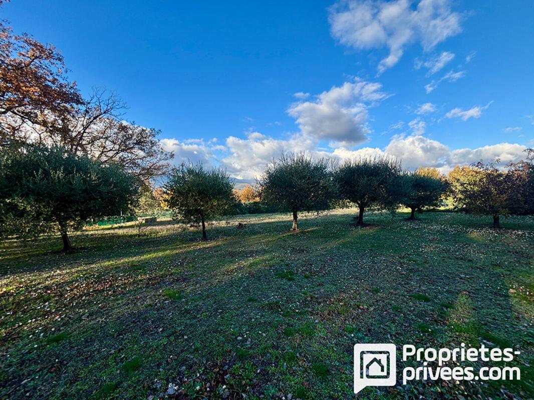 FAYENCE Maison de caractère avec piscine et dépendances sur terrain arboré 7 pièce(s) 230 m2 16