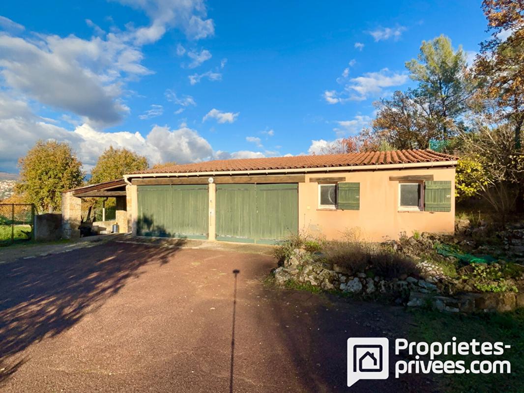 FAYENCE Maison de caractère avec piscine et dépendances sur terrain arboré 7 pièce(s) 230 m2 17