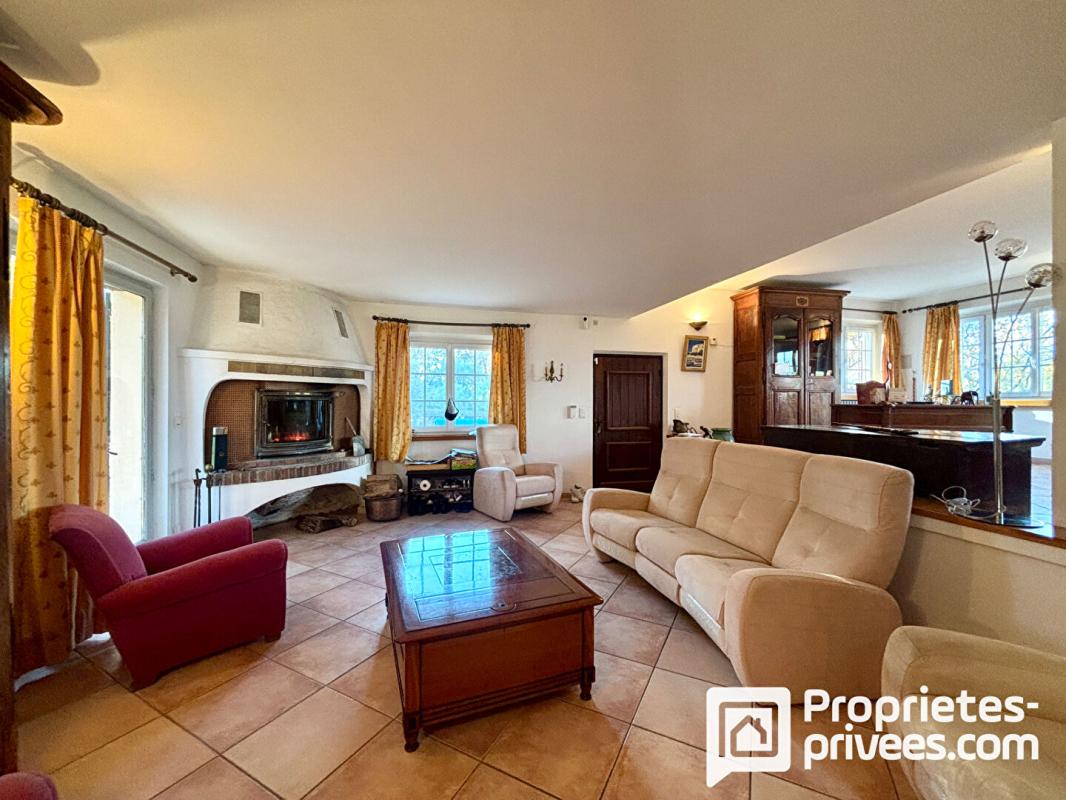 FAYENCE Maison de caractère avec piscine et dépendances sur terrain arboré 7 pièce(s) 230 m2 7