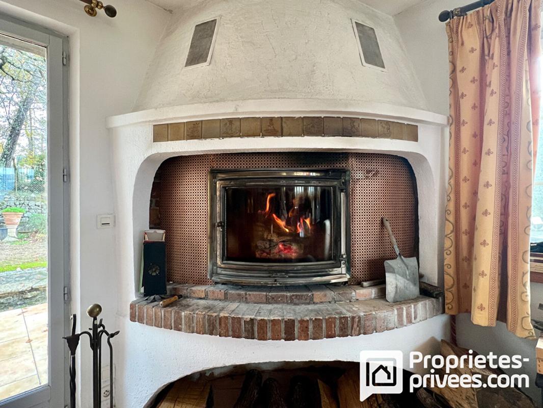 FAYENCE Maison de caractère avec piscine et dépendances sur terrain arboré 7 pièce(s) 230 m2 9