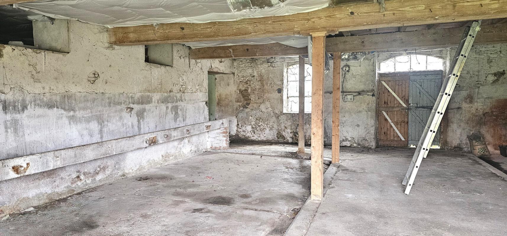 SAINT-GERMIER Ferme à rénover intégralement de 126 m2, 5 chambres 31290 Saint Germier. Proche de Villefranche de Lauragais 14