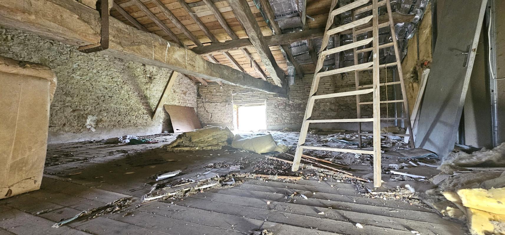 SAINT-GERMIER Ferme à rénover intégralement de 126 m2, 5 chambres 31290 Saint Germier. Proche de Villefranche de Lauragais 16