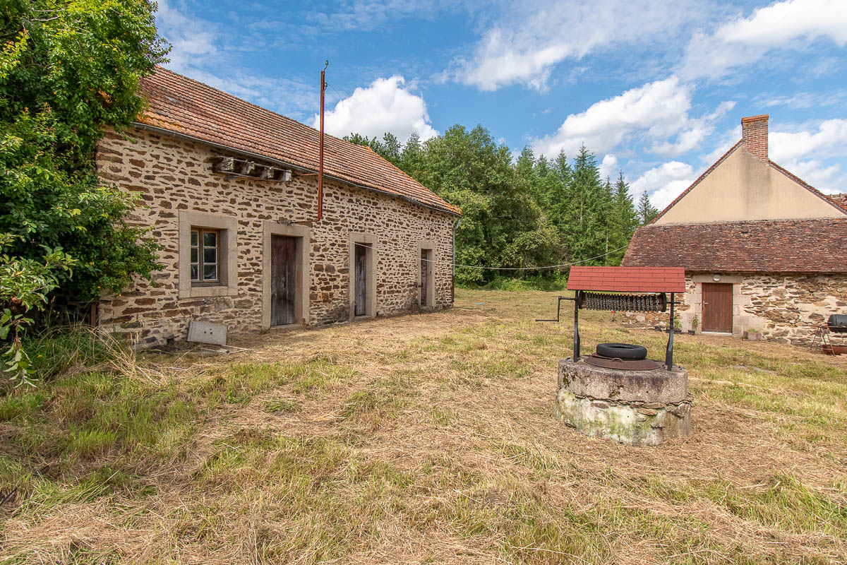 BOUSSAC Propriété de loisirs Boussac 6 pièce(s) 232 m2 7