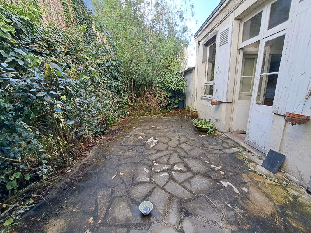 ANGERS Maison Angers 8 pièces 191 m2 proche gare 9