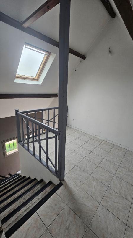 HOUDAN Exclusivité / Houdan 14 mn / Appartement 2 pièces 57 m2 + parking 11