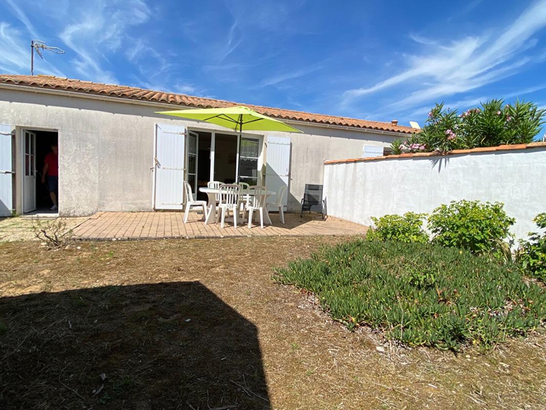 SAINTE-MARIE-DE-RE 17740 Sainte Marie De Re - Petite maison avec de beaux potentiels ? Jardin plein sud 9