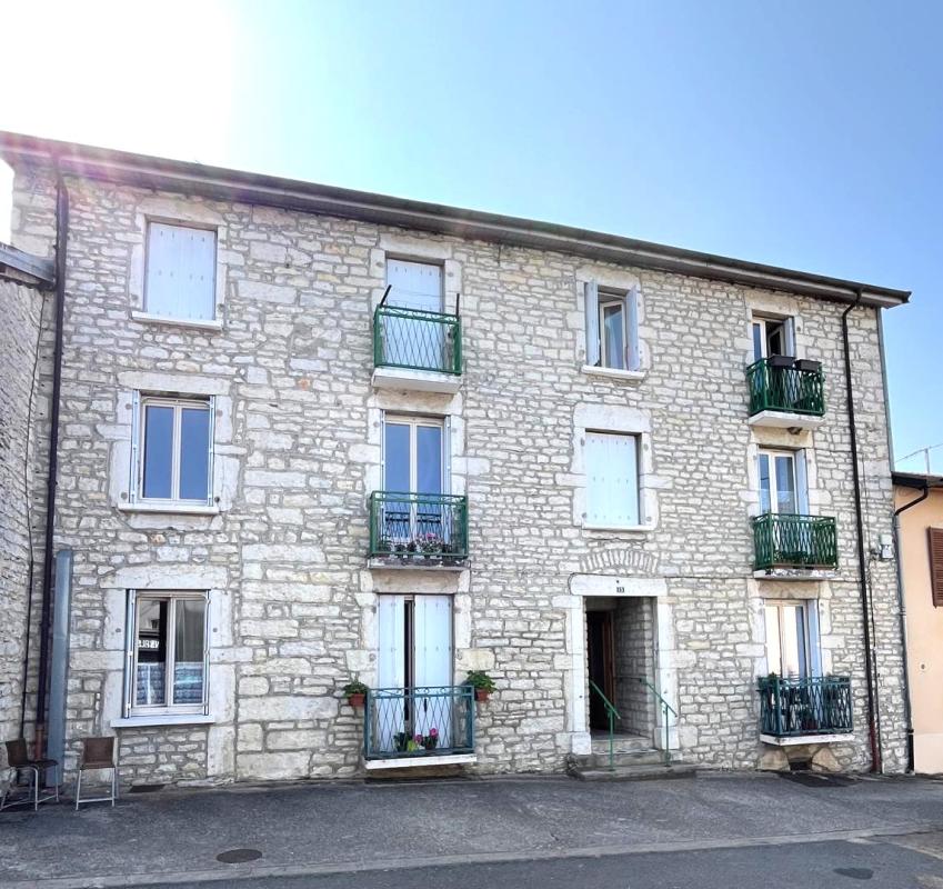 ARINTHOD Immeuble de rapport au coeur d'Arinthod ? 6 logements -Revenus immédiats 1