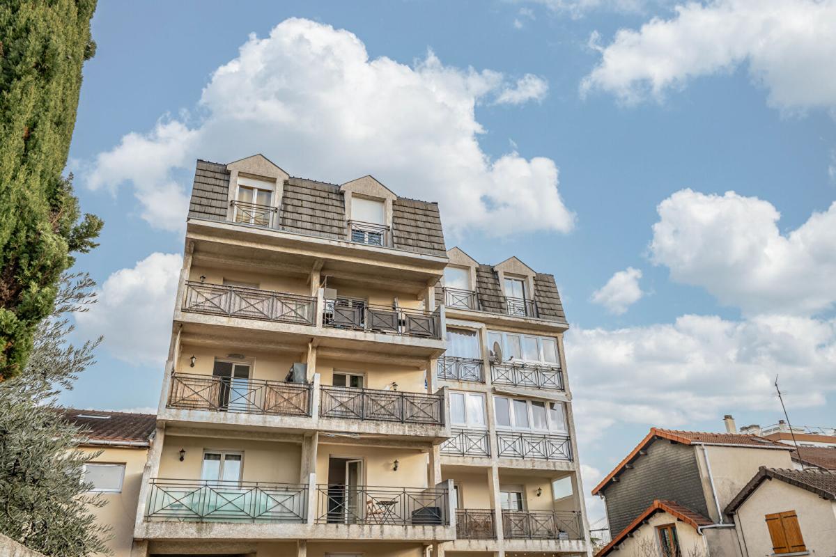 ALFORTVILLE 2 appartements proche Métro École Vétérinaire de Maisons-Alfort 12