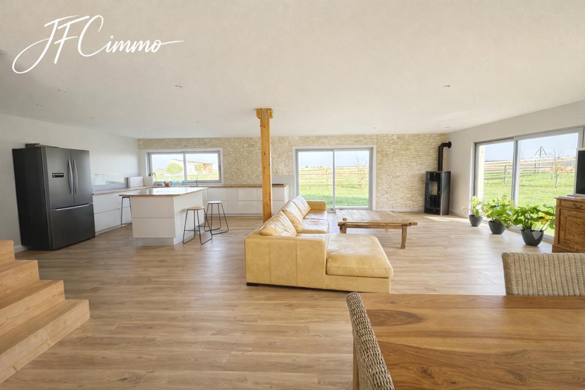 REIMS Propriété équestre Reims sur 2,5 hectares de terrains 1