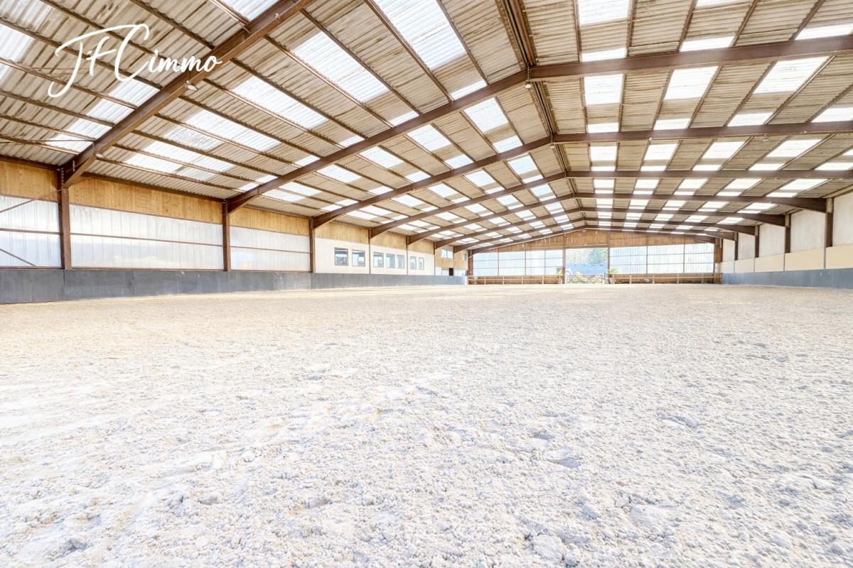 REIMS Propriété équestre Reims sur 2,5 hectares de terrains 2