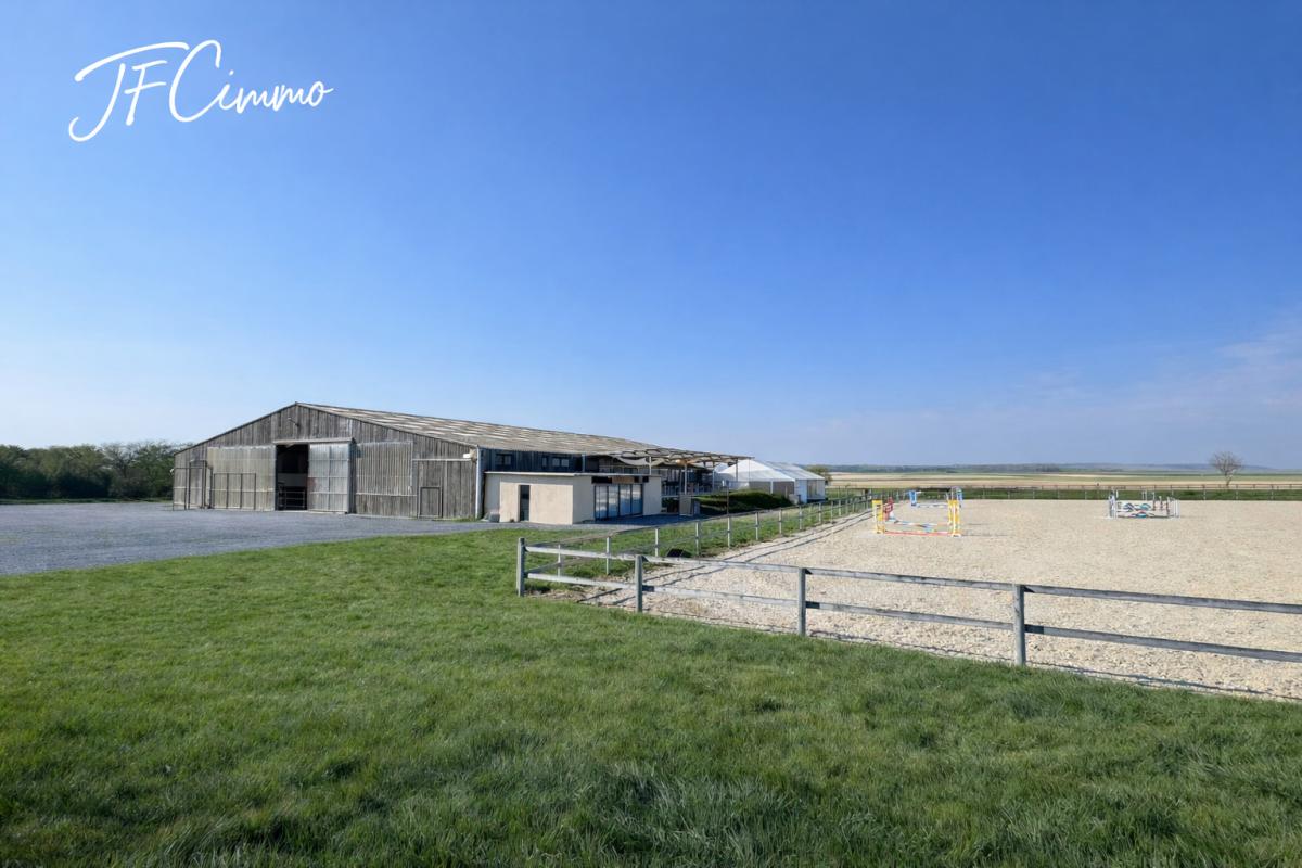 REIMS Propriété équestre Reims sur 2,5 hectares de terrains 4