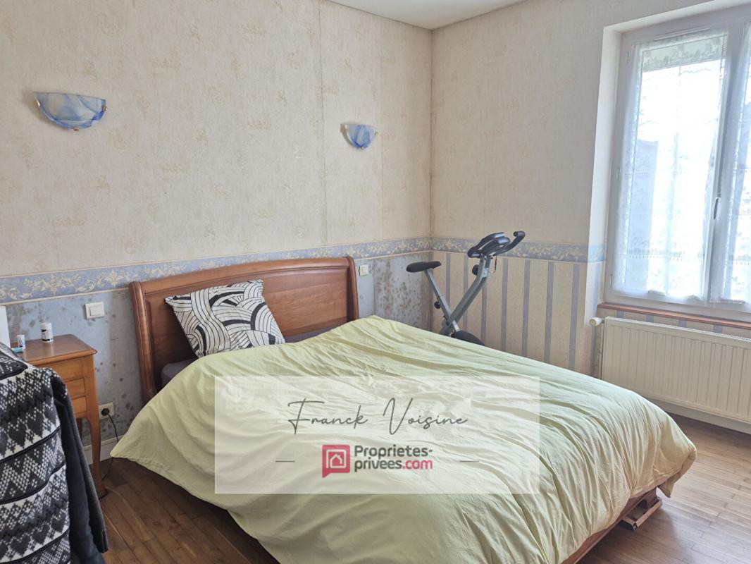 LES HERBIERS A VENDRE aux Herbiers, Maison de 79 m2 env avec 2 chambres et 1 bureau sur une parcelle de 349 m2 env 3