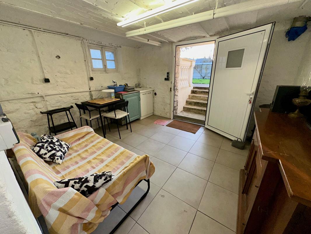 MONTARGIS AGGLOMERATION MONTARGIS - MAISON de VILLE 91 m2, 2 CHAMBRES, SOUS-SOL, JARDIN et TERRASSE, AVEC SPA 11