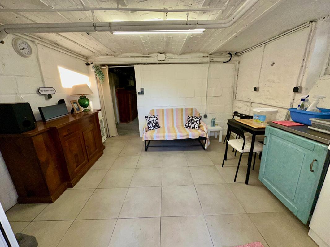 MONTARGIS AGGLOMERATION MONTARGIS - MAISON de VILLE 91 m2, 2 CHAMBRES, SOUS-SOL, JARDIN et TERRASSE, AVEC SPA 12