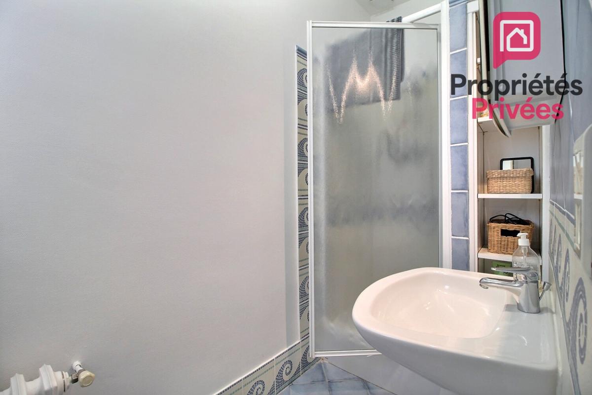 MONTARGIS AGGLOMERATION MONTARGIS - MAISON de VILLE 91 m2, 2 CHAMBRES, SOUS-SOL, JARDIN et TERRASSE, AVEC SPA 9