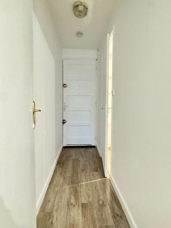 LYON-8E-ARRONDISSEMENT Appartement Lyon 1 pièce 26m2 en rez-de-jardin 8