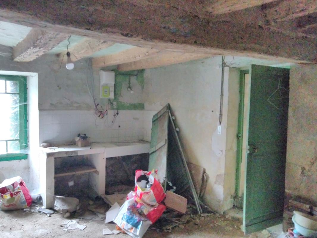 SAUZELLES Ensemble immobilier à réhabiliter à SAUZELLES 12