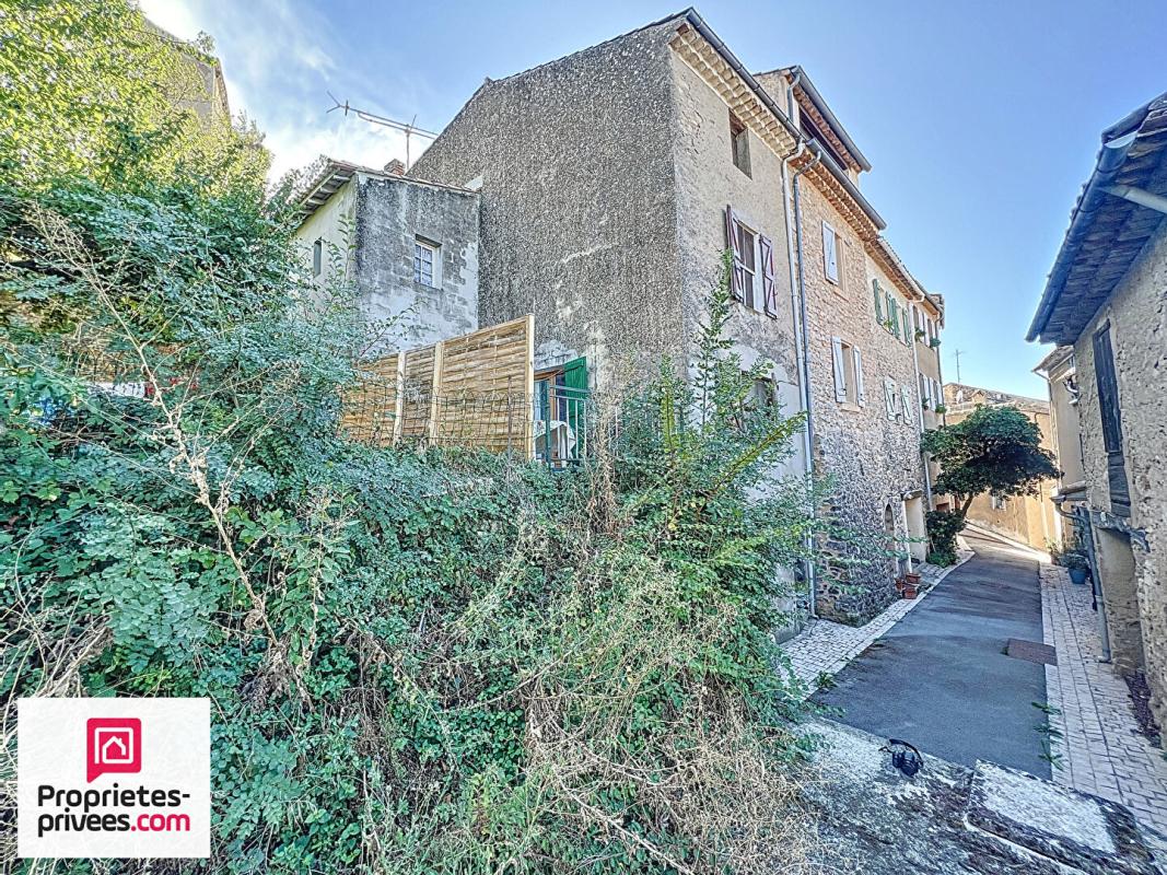 RIANS Maison de village traversante avec terrasse caves 18