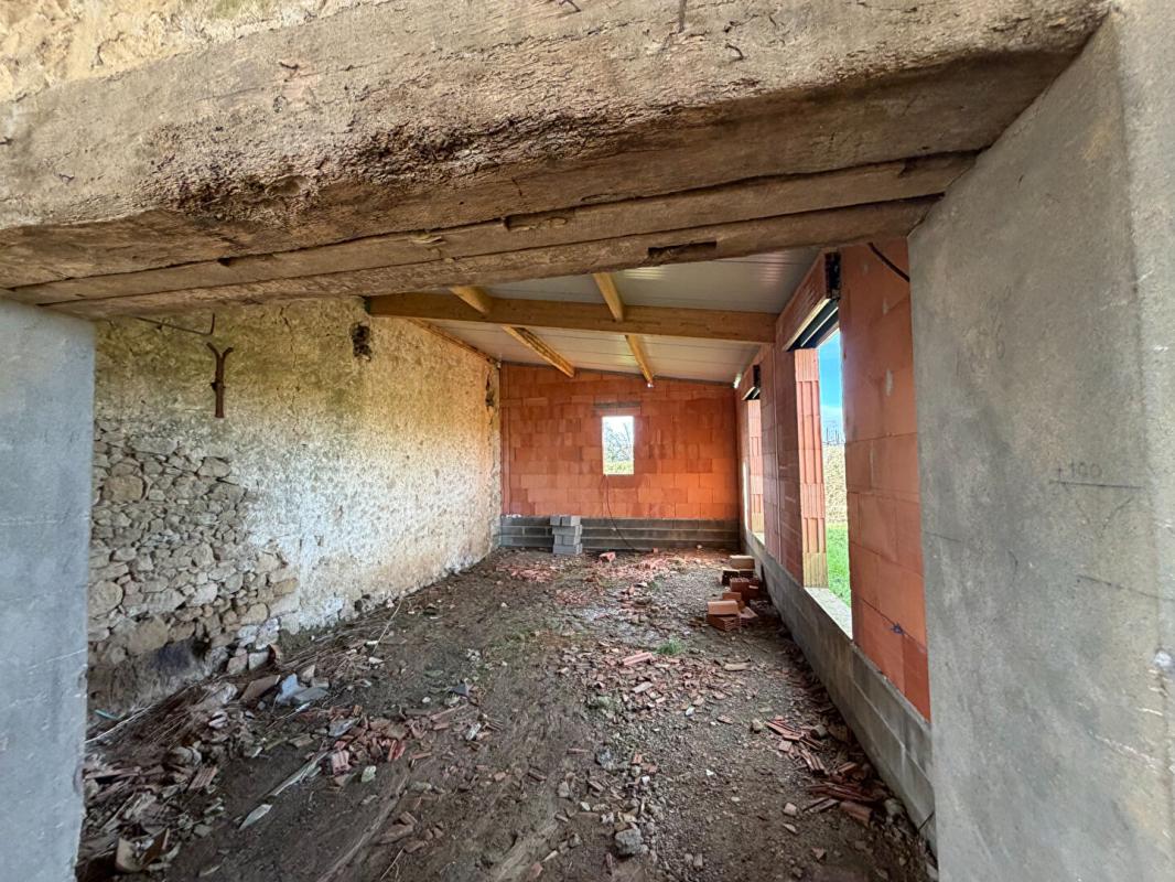 MONSEGUR Maison de 260m2 finir de rénover sur 1770m2 de jardin 5