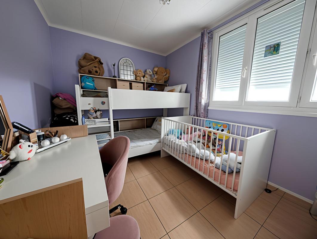 DREUX DREUX (28100) Grand T4, dernier étage, ascenseur + parking + cave ! 6