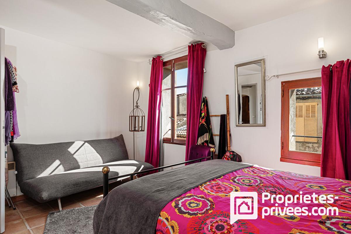 MONTAUROUX Maison de village avec terrasse et magnifique vue dégagée 11