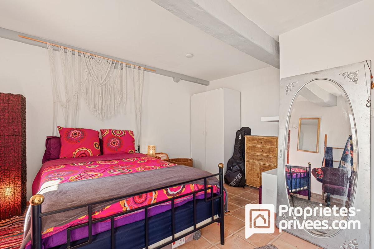 MONTAUROUX Maison de village avec terrasse et magnifique vue dégagée 12