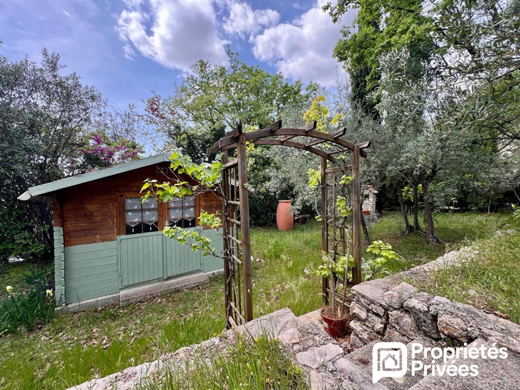 SEILLANS Maison de 4 pièces avec beau jardin, piscine et garage 12