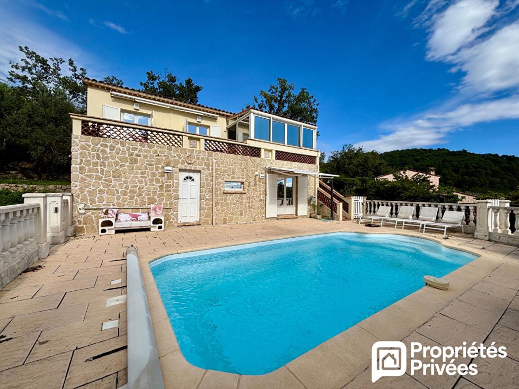 SEILLANS Maison de 4 pièces avec beau jardin, piscine et garage 16