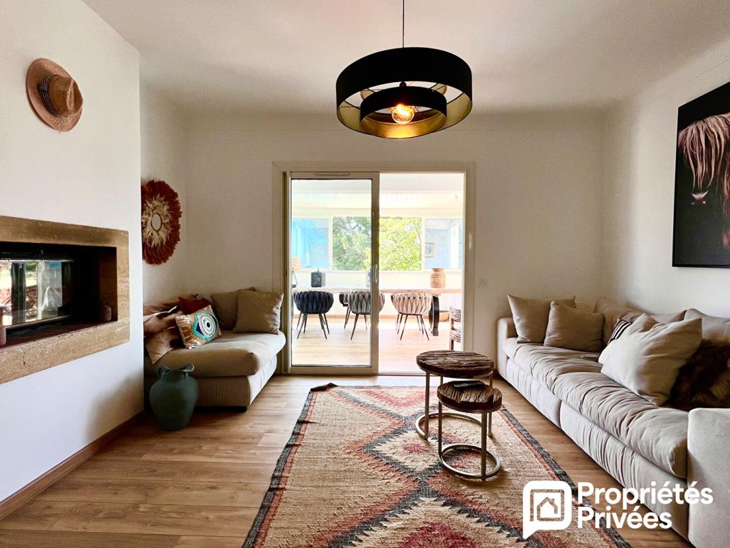 SEILLANS Maison de 4 pièces avec beau jardin, piscine et garage 2