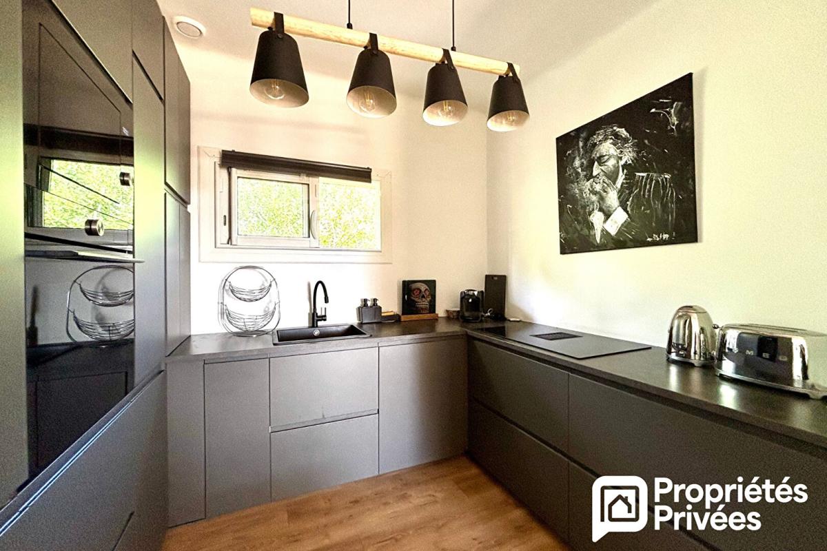 SEILLANS Maison de 4 pièces avec beau jardin, piscine et garage 5