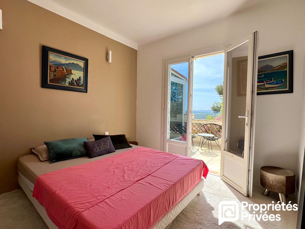 SEILLANS Maison de 4 pièces avec beau jardin, piscine et garage 8