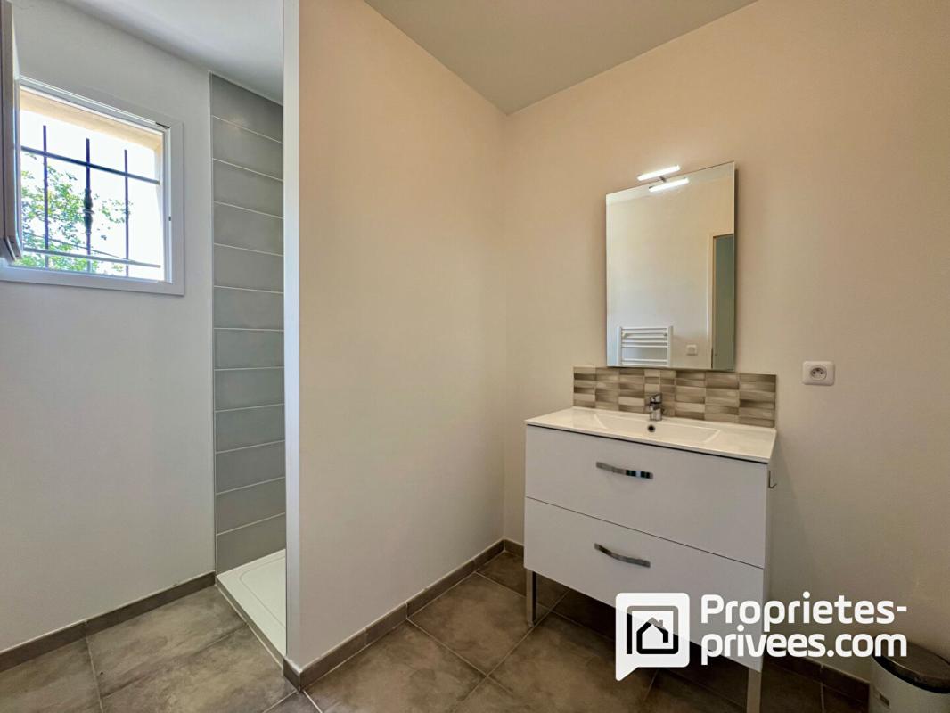 CALLIAN Maison récente avec jardin plat et garage 10