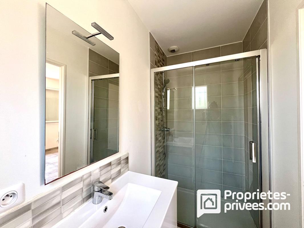 CALLIAN Maison récente avec jardin plat et garage 7