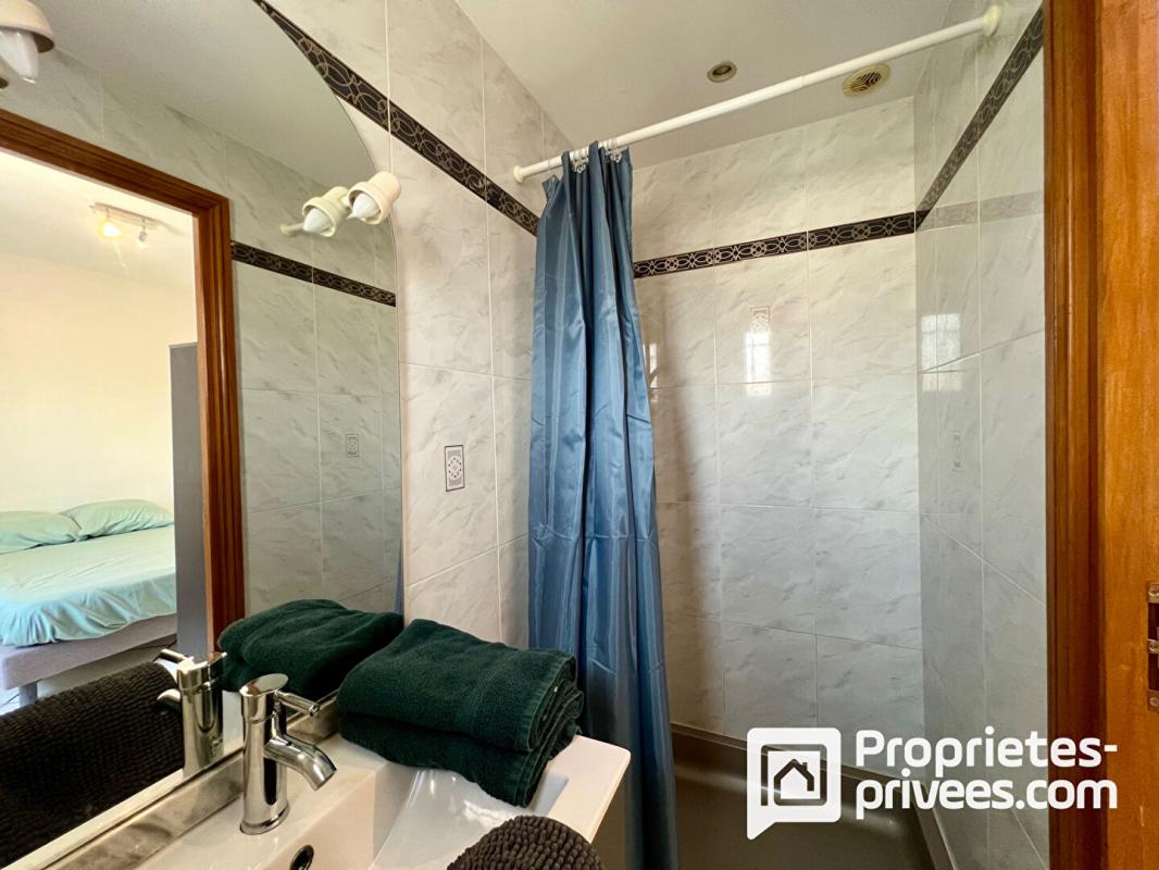 CALLIAN Maison 7 pièces avec appartement T2 en option : confort et potentiel réunis 16