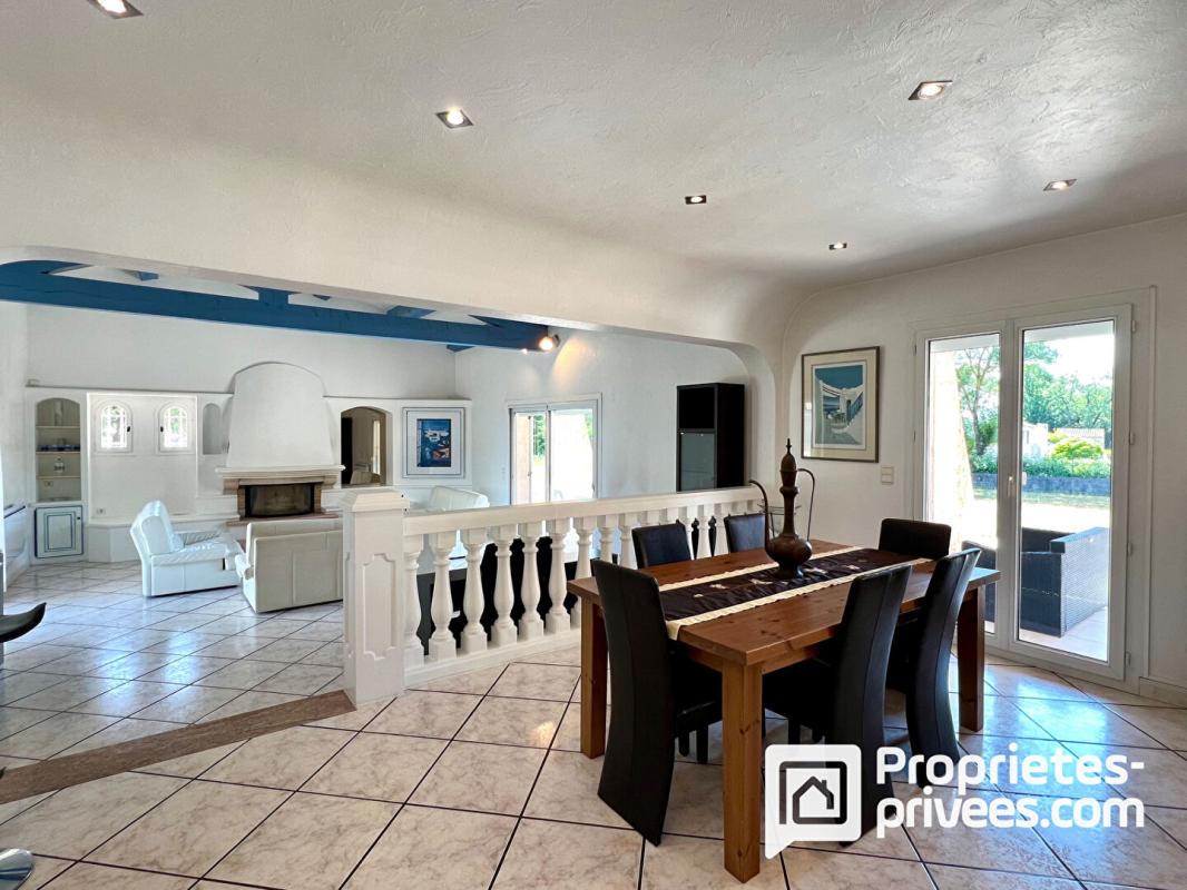 CALLIAN Maison 7 pièces avec appartement T2 en option : confort et potentiel réunis 5