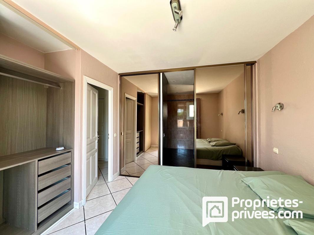 CALLIAN Maison 7 pièces avec appartement T2 en option : confort et potentiel réunis 9