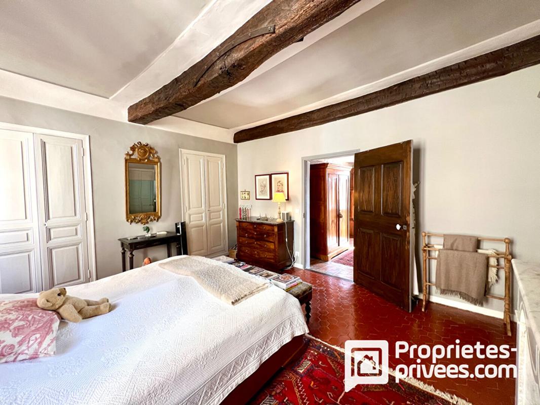 CALLIAN Authentique maison de village 4 pièces 11